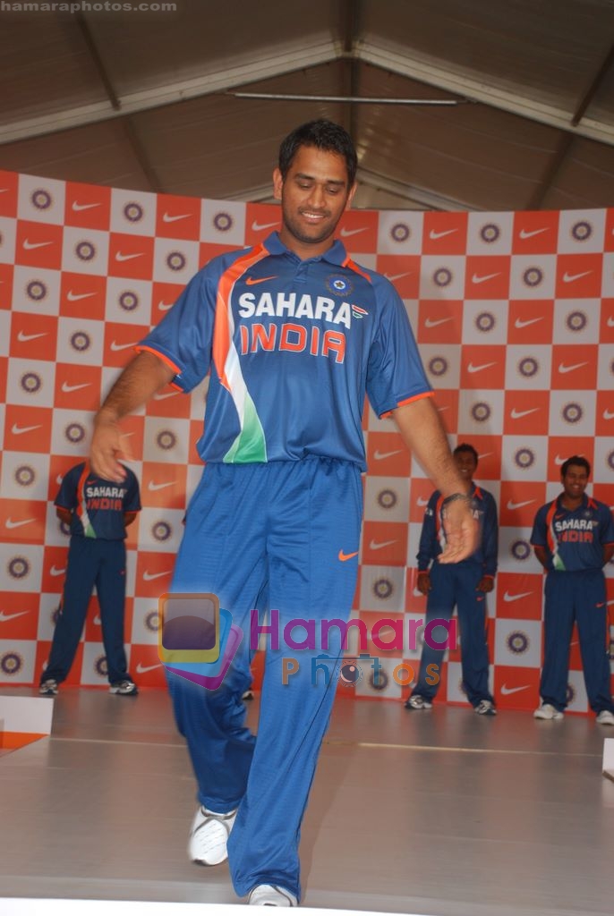 Mahendra Singh Dhoni at the unveiling of Team India's new jersey by Nike in Taj Lands End, Bandra on 18th Feb 2009 