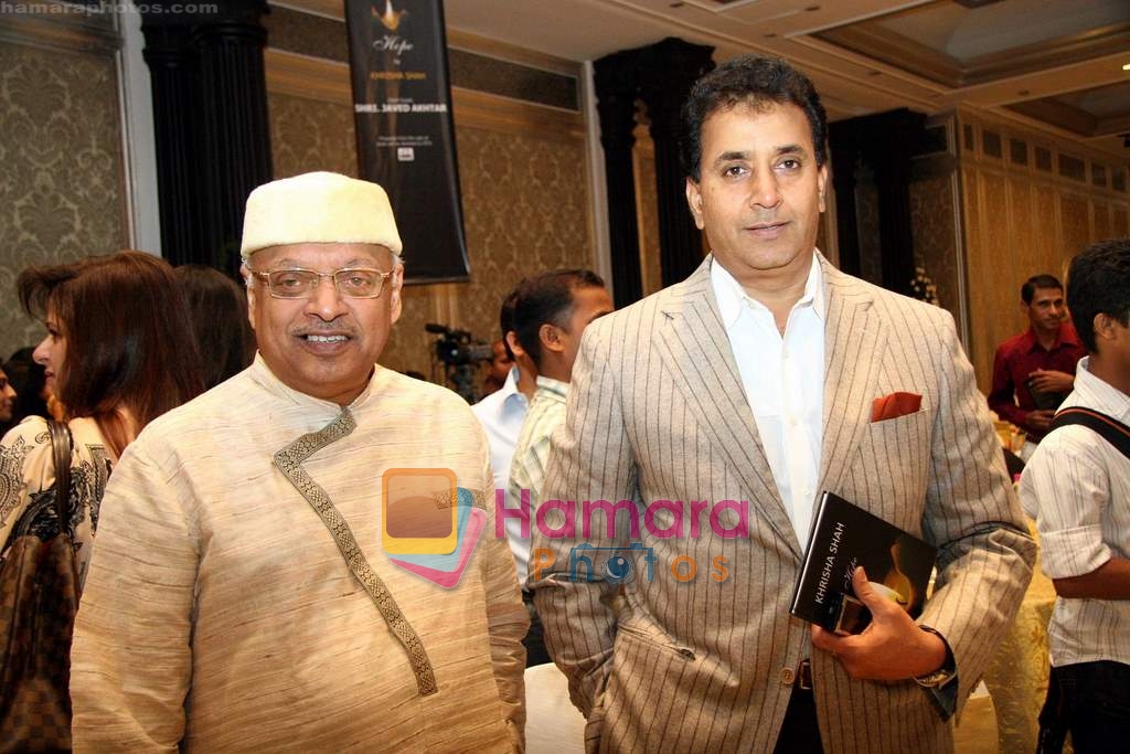 Kiran Shantaram & Anil Deshmukh at the launch of Hope book by Khrishna Shah in Taj on 19th Feb 2009