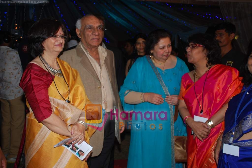 Yash Chopra at Gr8 Women's achiever's award in ITC Grand Maratha on 24th Feb 2009 