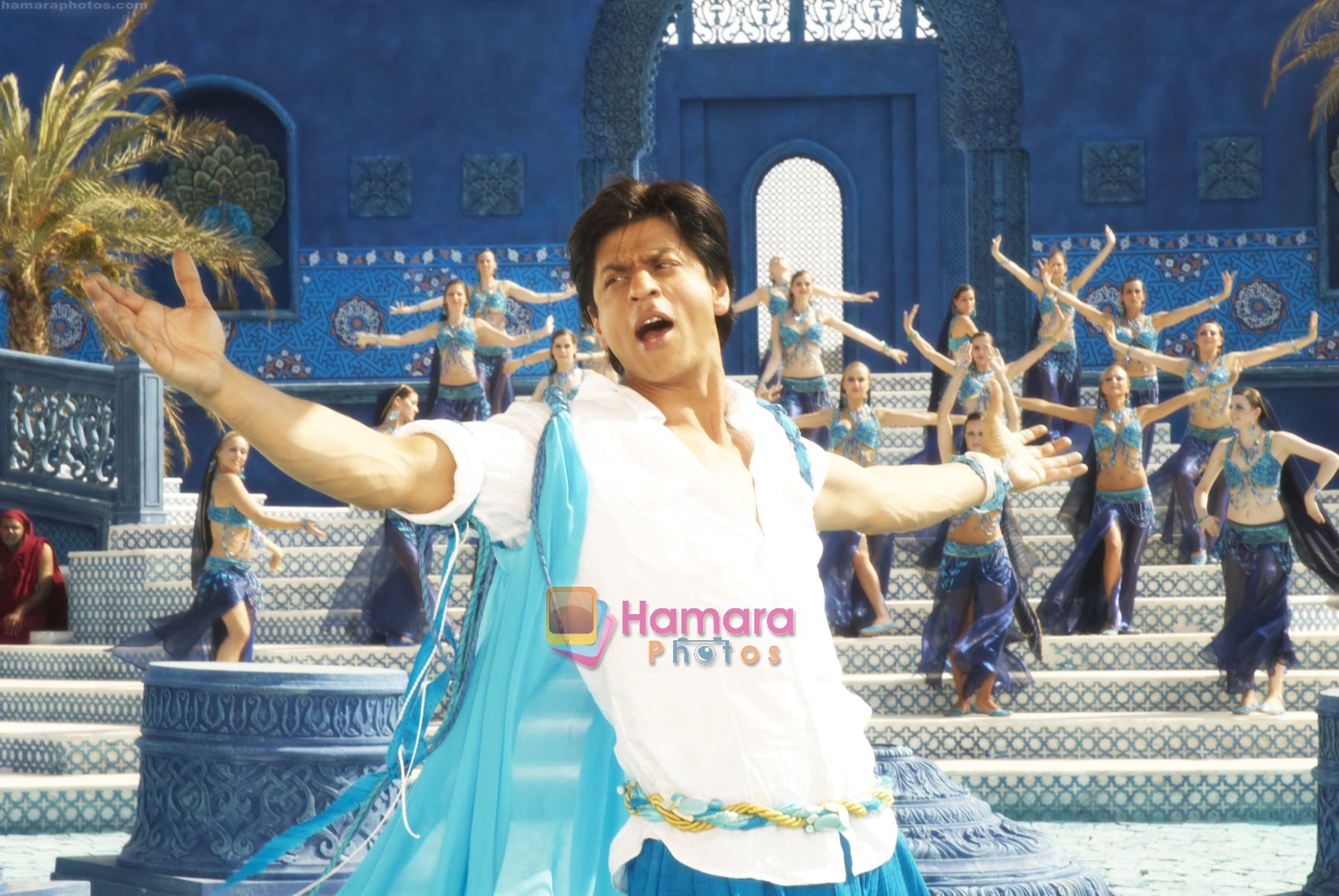 Shahrukh Khan in the still from movie Billu Barber 