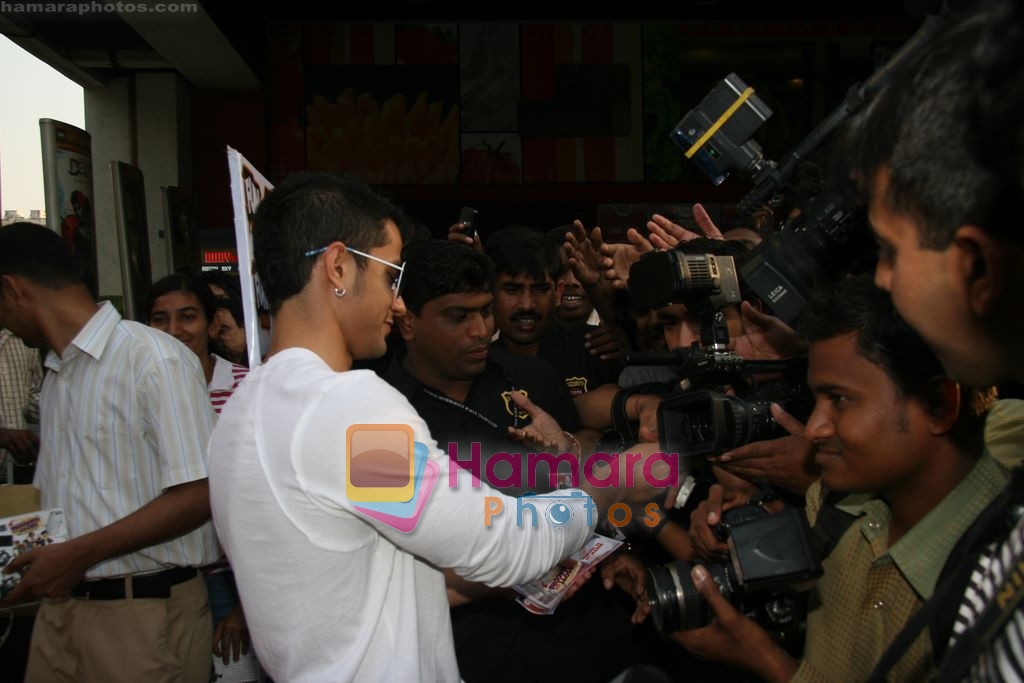 Kunal Khemu at the film promotion of Dhoondte Reh Jaoge in Fun Cinema, Andheri on 1st March 2009 