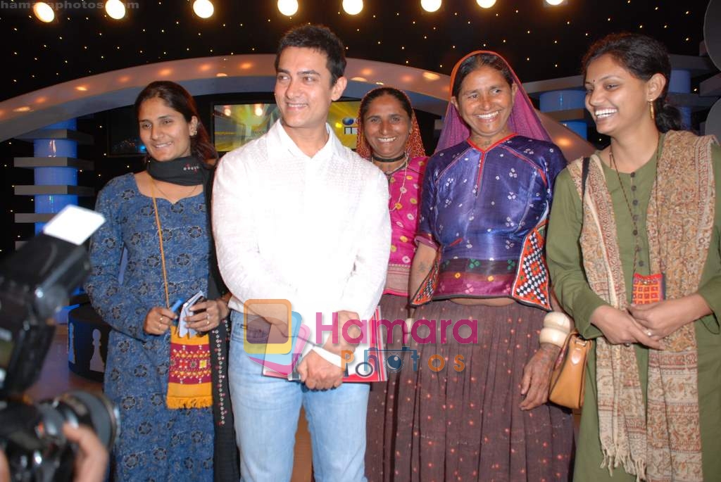 Aamir Khan at CNN IBN Heroes in Trident on 5th March 2009 