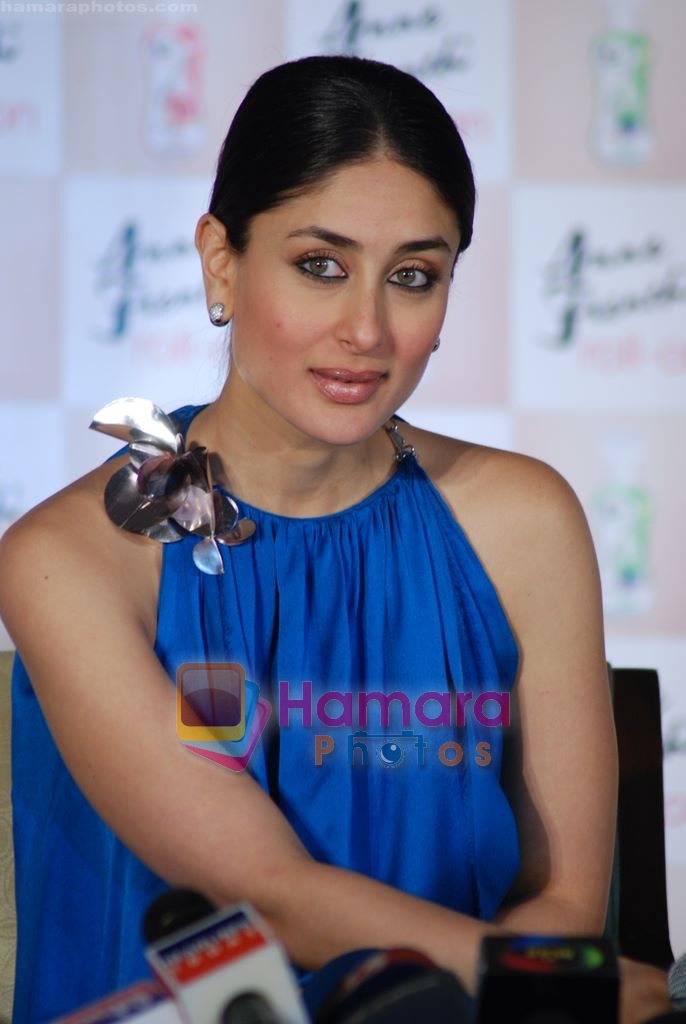 Kareena Kapoor unveils Anne French roll on in Taj Lands End, Bandra, Mumbai on 7th March 2009