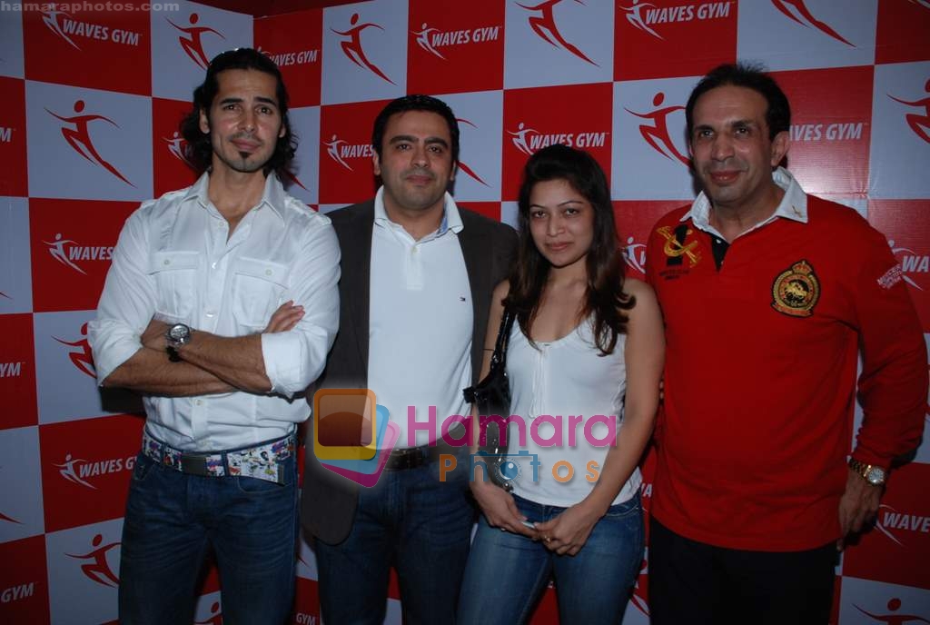 Din Morea, Parvez Damania at the launch of Waves Gym in Andheri on 18th March 2009 