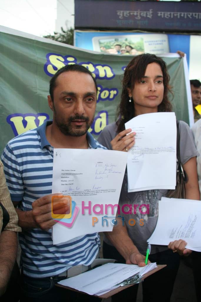 Sushma Reddy and Rahul Bose at GOG NGO event in Churchgate on 25th March 2009 