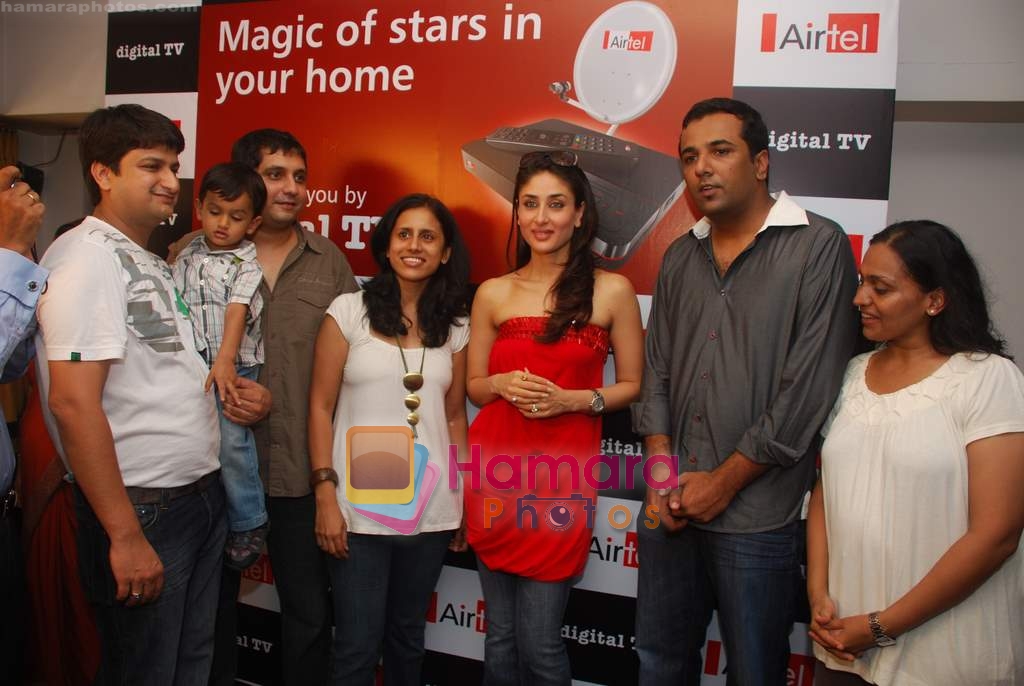 Kareena Kapoor meets Airtel DTH winners in Khar on 25th March 2009 