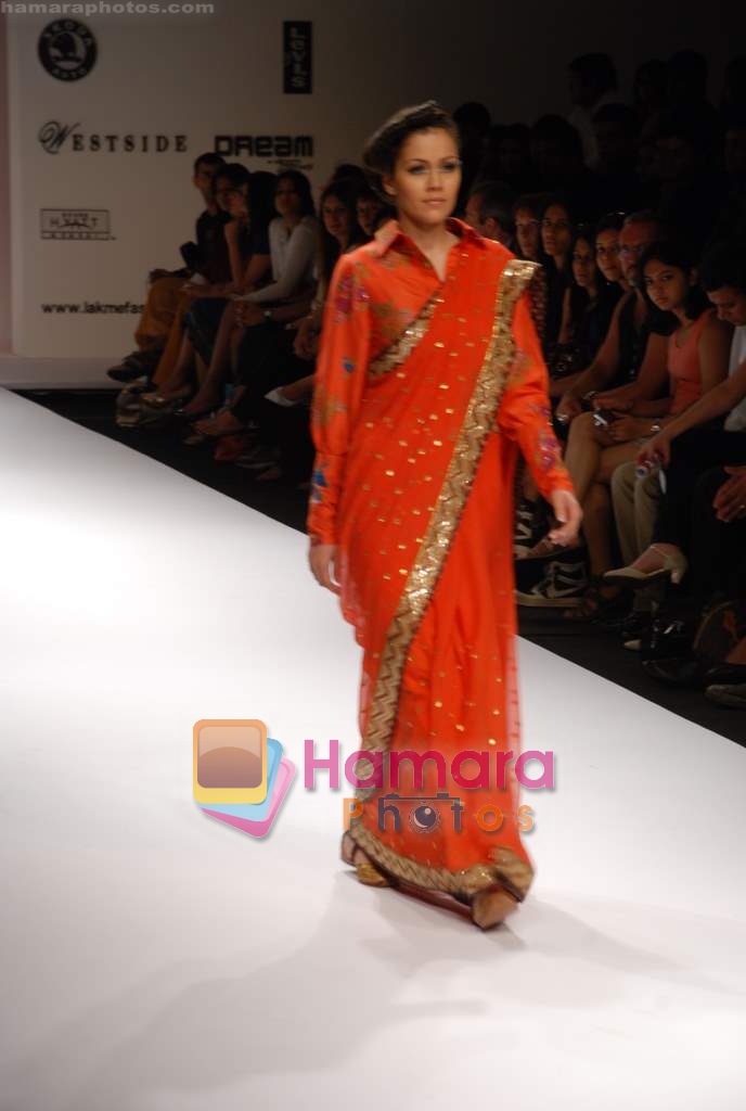 Model walk the ramp for Anupama Dayal Show at LIFW on 27th March 2009 