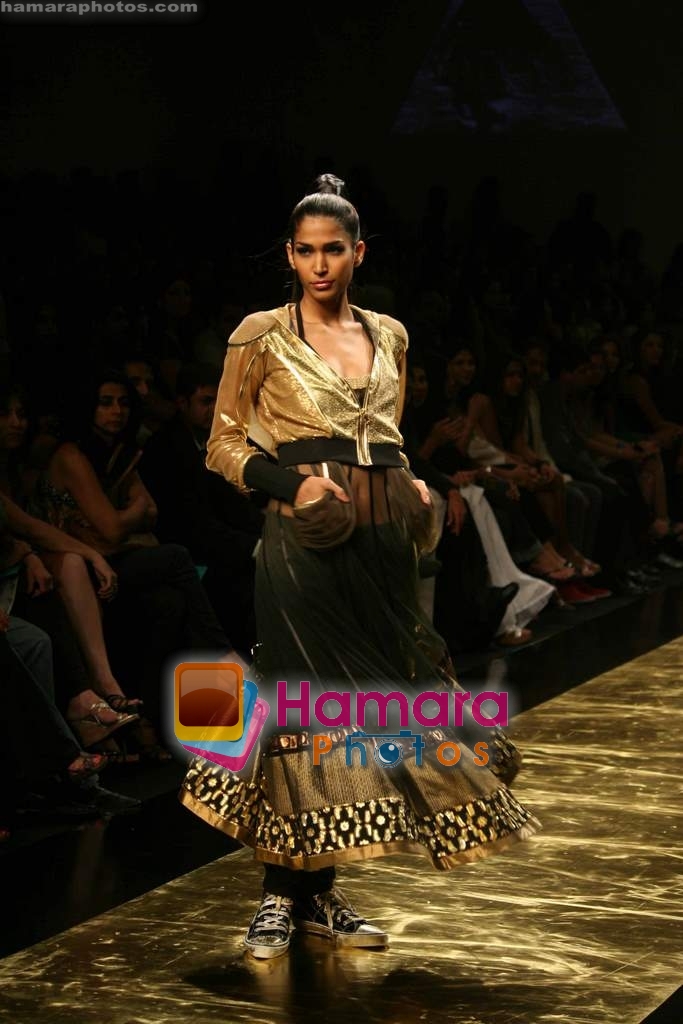 Model walk the ramp for Manish Malhotra Show at Lakme Fashion Week 2009 on 30th March 2009  