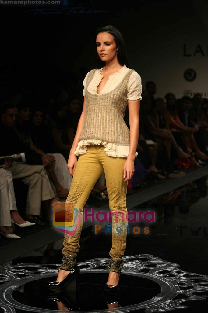 Model walk on the ramp for Levis show by Tarun Tahiliani at Lakme Fashion Week 2009 on 30th March 2009 