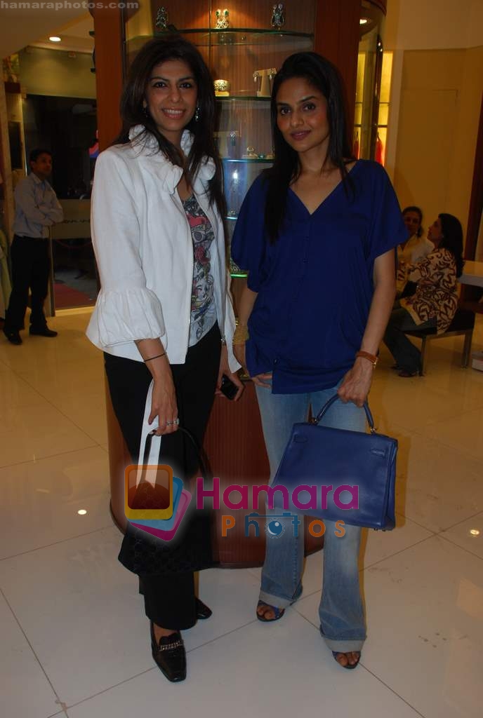 Madhoo at Samsara store's summer collection launch in Colaba on 2nd April 2009 