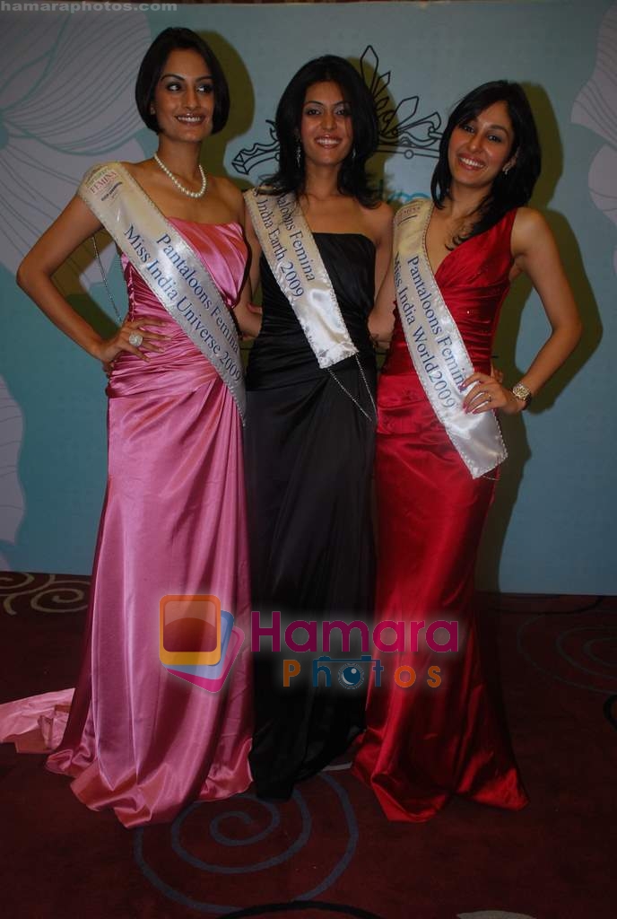Ekta Chaudhury, Shriya Kishore, Pooja Chopra at Femina Miss India winners press meet in Sahara Star on 6th April 2009 