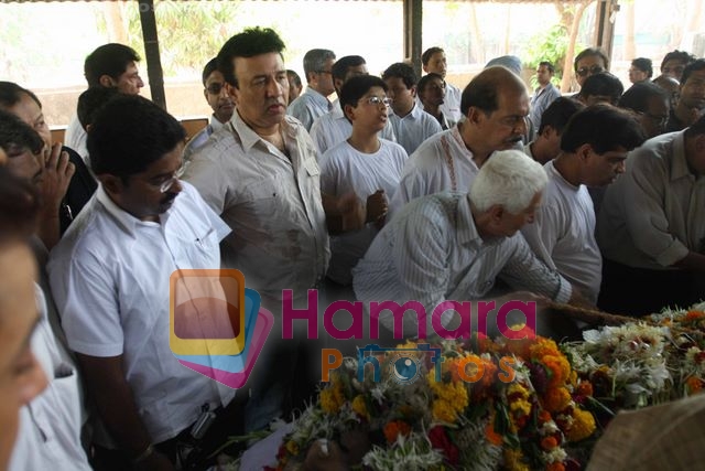 Anu Malik at Shakti Samanta funeral in Santacruz on 10th April 2009 