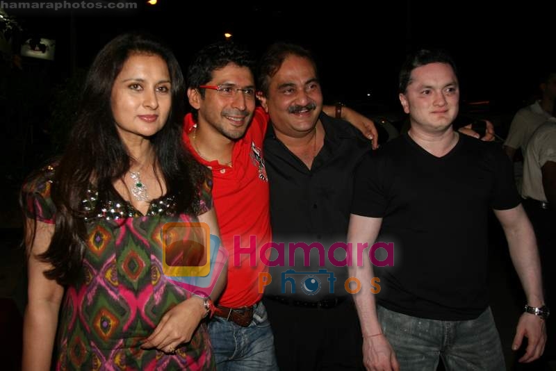 Poonam Dhillon, Gautam Singhania at Mangii restaurant launch in Bandra on 12th April 2009 