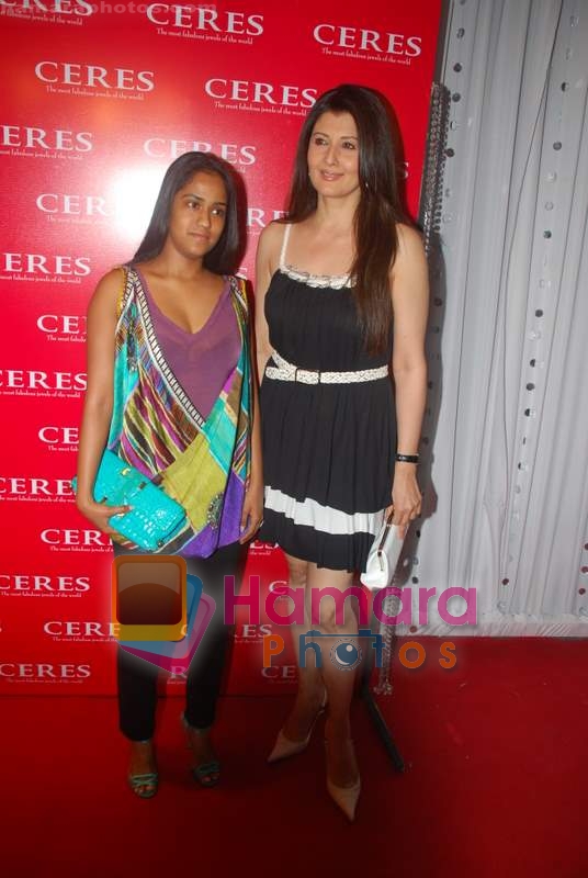 Sangeeta Bijlani, Arpita Khan at Ceres store launch in Bandra, Mumbai on 14th April 2009 