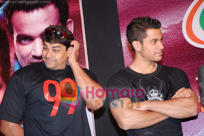 Kunal Khemu, Cyrus Broacha at the Media meet of Mumbai Indians along with the cast and crew of 99 in Taj President on 15th April 2009 