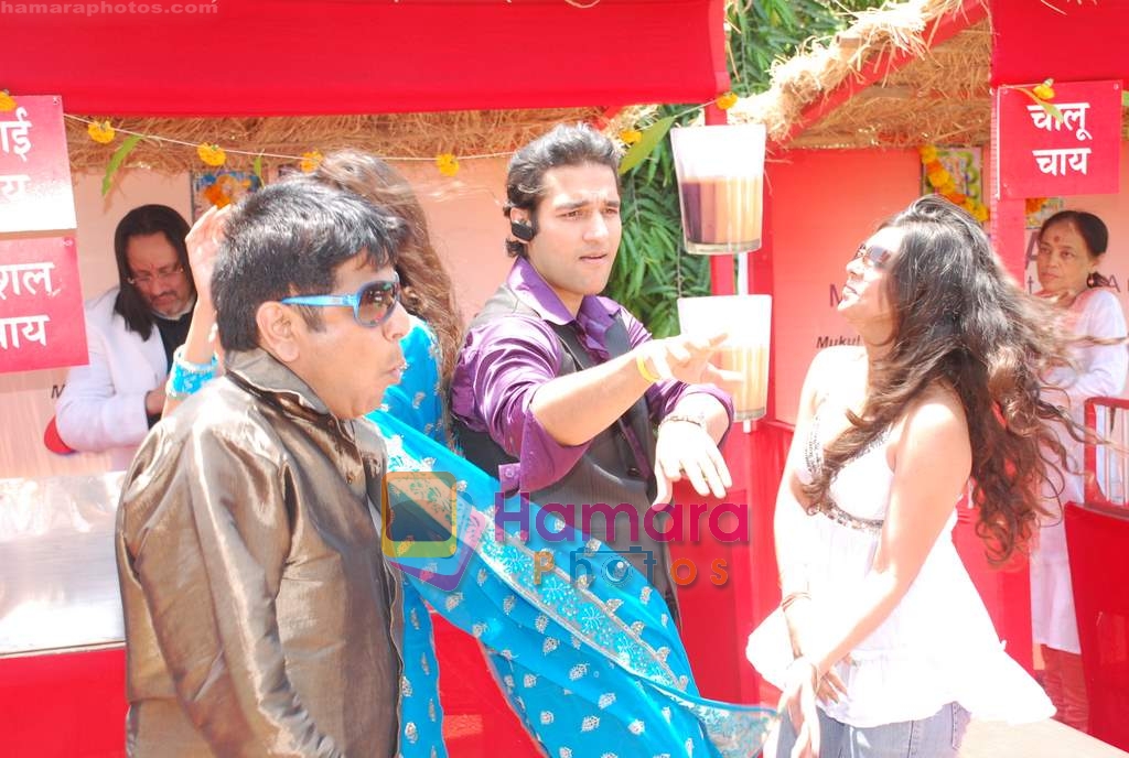 Umesh Pherwani, Hridaya Redkar and Manika Thanda at the launch of film Ek Cutting Chai in Shubham Villa, Mudh Island on 18th April 2009 
