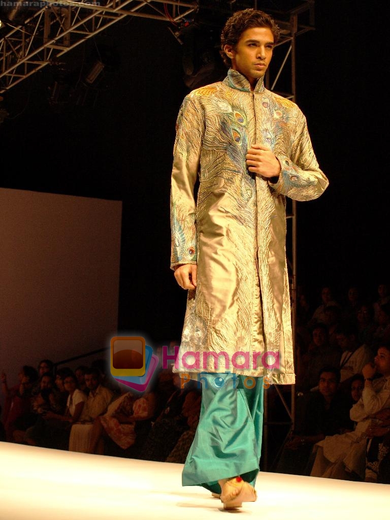 Model walk the ramp for Shabari Dutta at Kolkatta Fashion Week day 1 on 2nd April 2009 