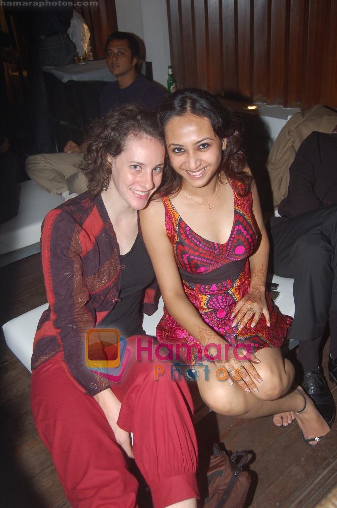 suzanna and anindita at Kolkata Fashion Week Bash on 6th April 2009