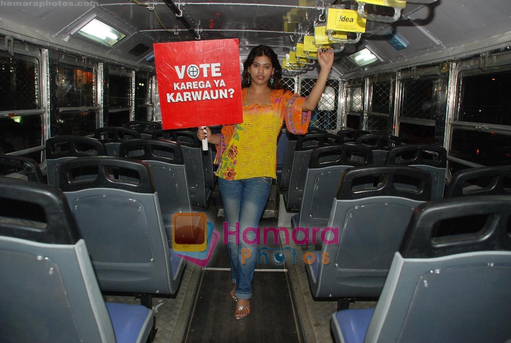 Priyankaa canvassing for the Red FM 93.5 Vote Karo Ya Karwaun cause on 28th April 2009 