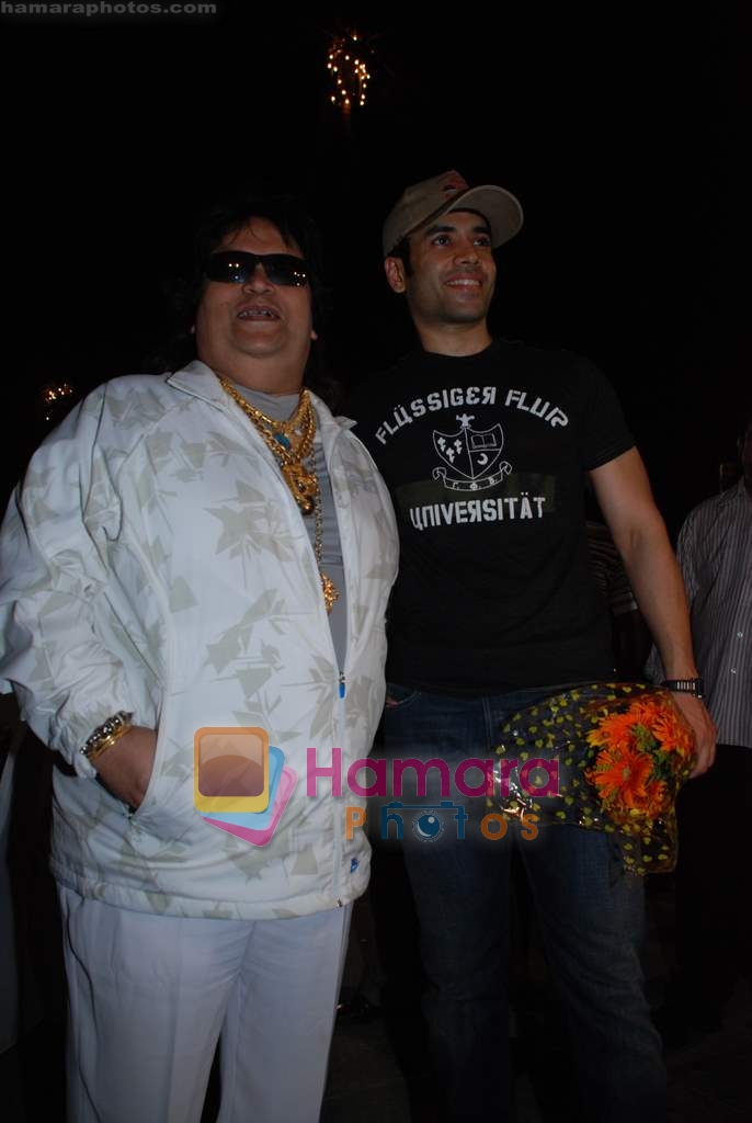 Bappi Lahiri, Tusshar Kapoor at Aashik Biwi Ka TV serial launch in Sun N Sand n 2nd May 2009 