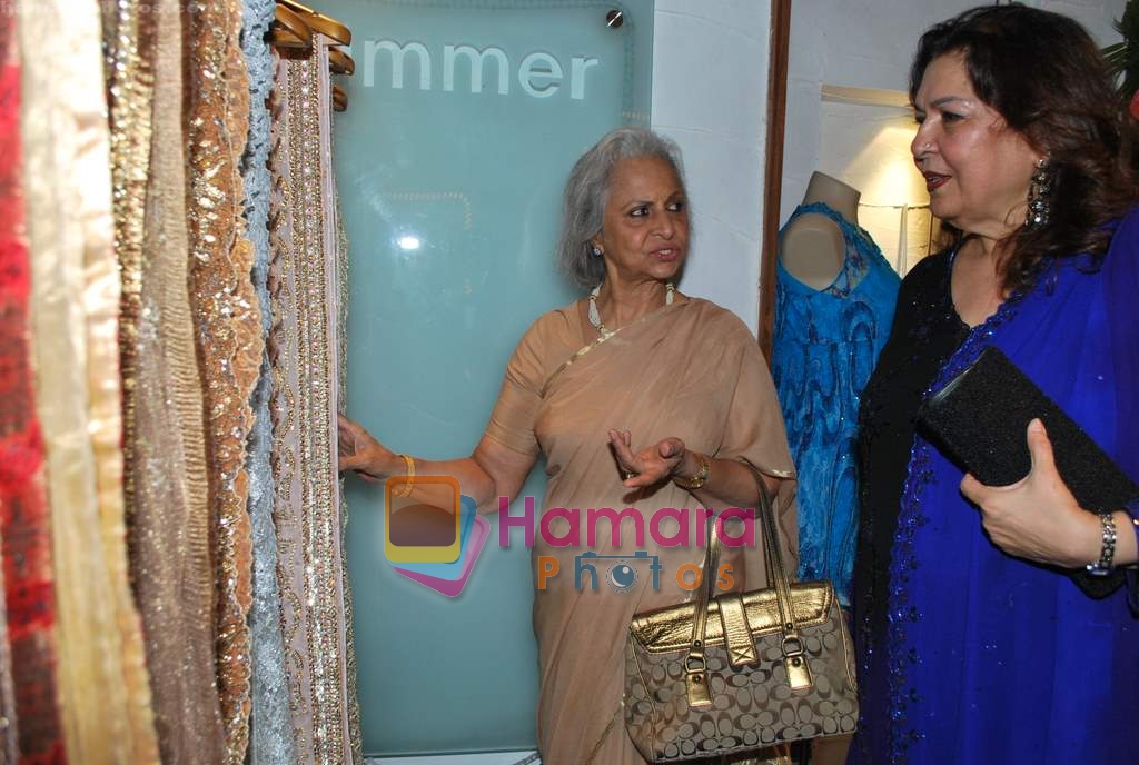 Waheeda Rehman at store launch of designer Rina Shah with Jamila and Seema Malhotra in Khar on 4th May 2009 
