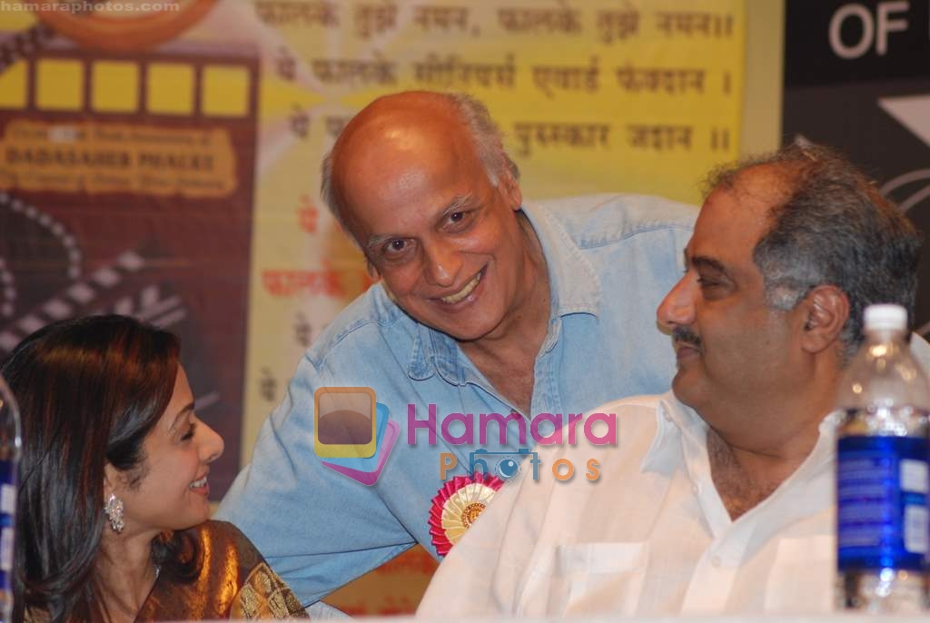 Sridevi, Mahesh Bhatt, Boney Kapoor at Dadasaheb Phalke Award in Bhaidas Hall on 4th May 2009 