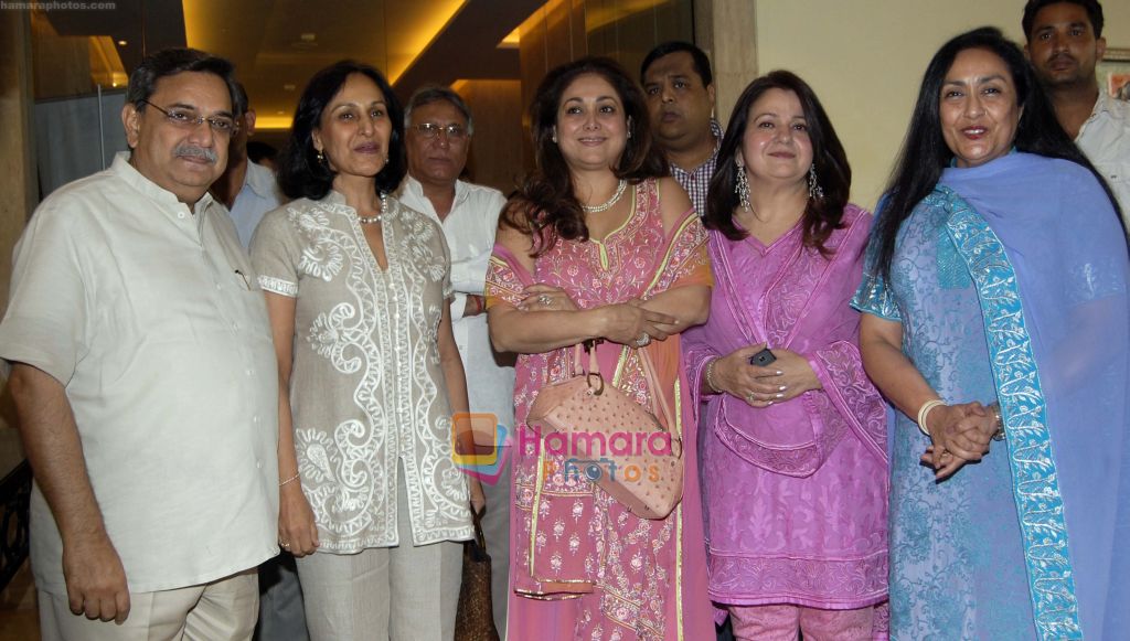 Tina Ambani, Jyotsna Suri, Kiran Chopra at the launch of the book Blessings authored by Kiran Chopra in Hotel The Lalit, Connaught Place, Delhi on 2nd May 2009~0