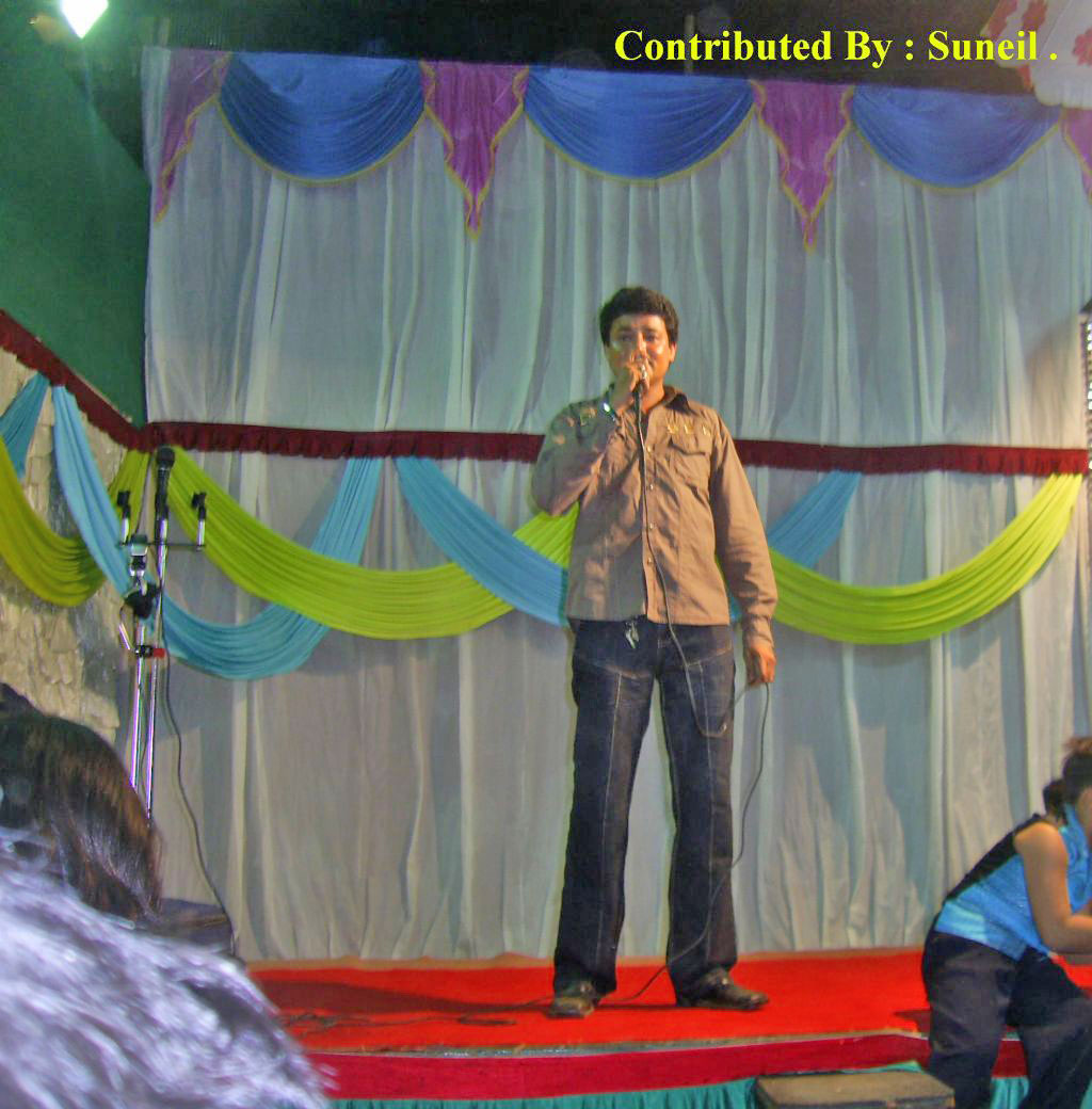 Iqbal at the melodius musical evening in the loving memory of Immortal Rafi Saab on 28th April 2009 