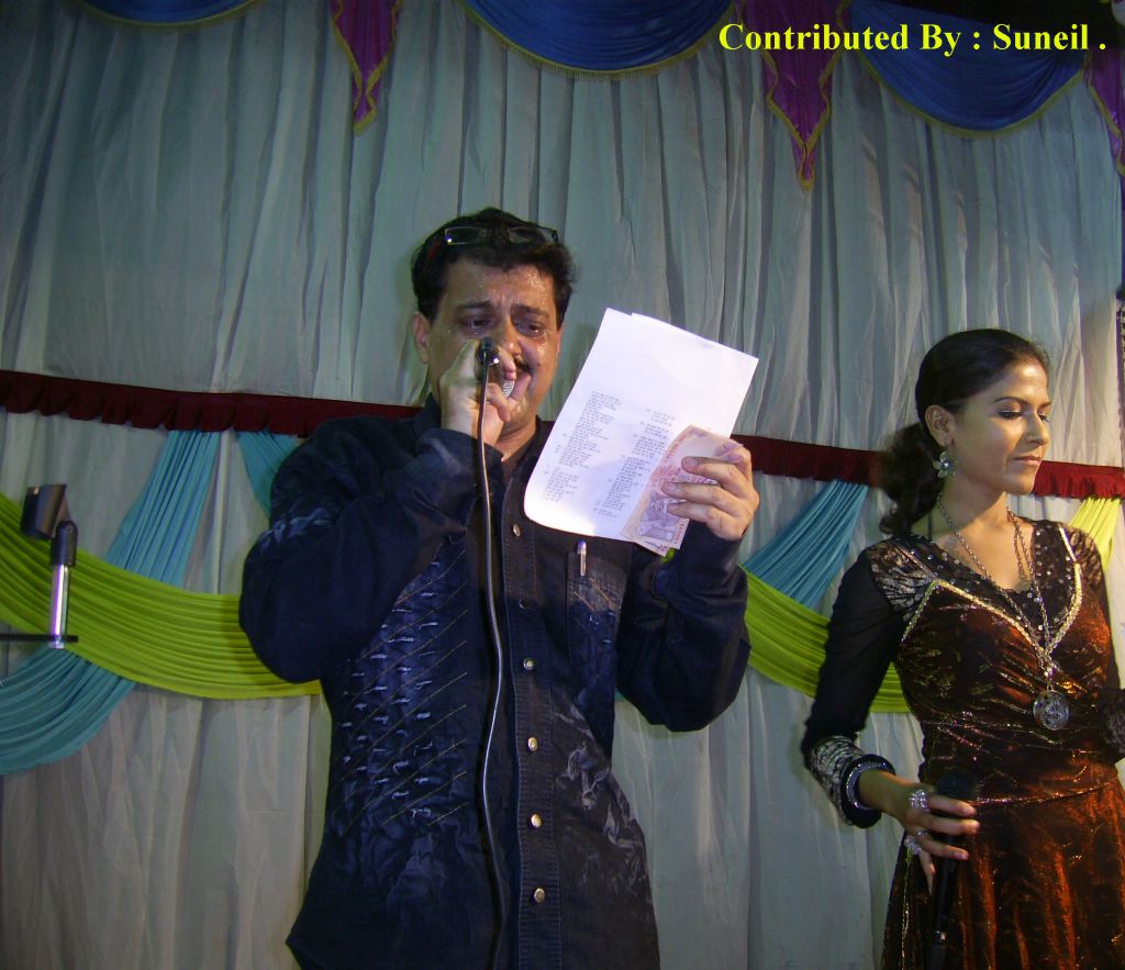 Aateeq, Pallavi Dabholkar at the melodius musical evening in the loving memory of Immortal Rafi Saab on 28th April 2009 