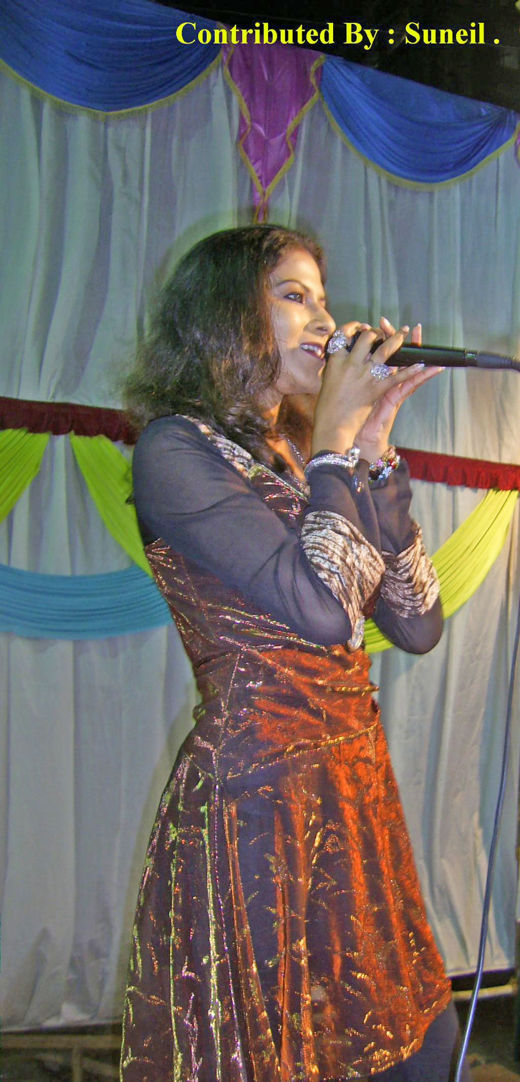 Pallavi Dabholkar at the melodius musical evening in the loving memory of Immortal Rafi Saab on 28th April 2009