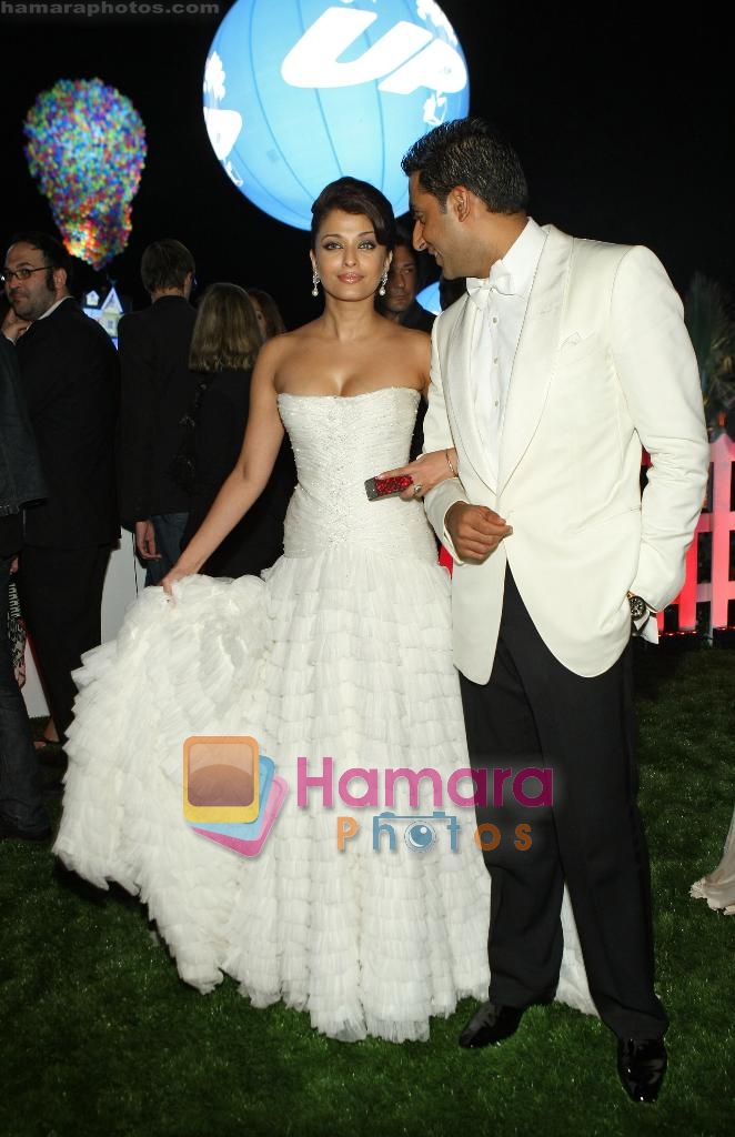 Aishwarya and Abhishek Bachchan at the premiere and party of film UP in Cannes on 14th May 2009 