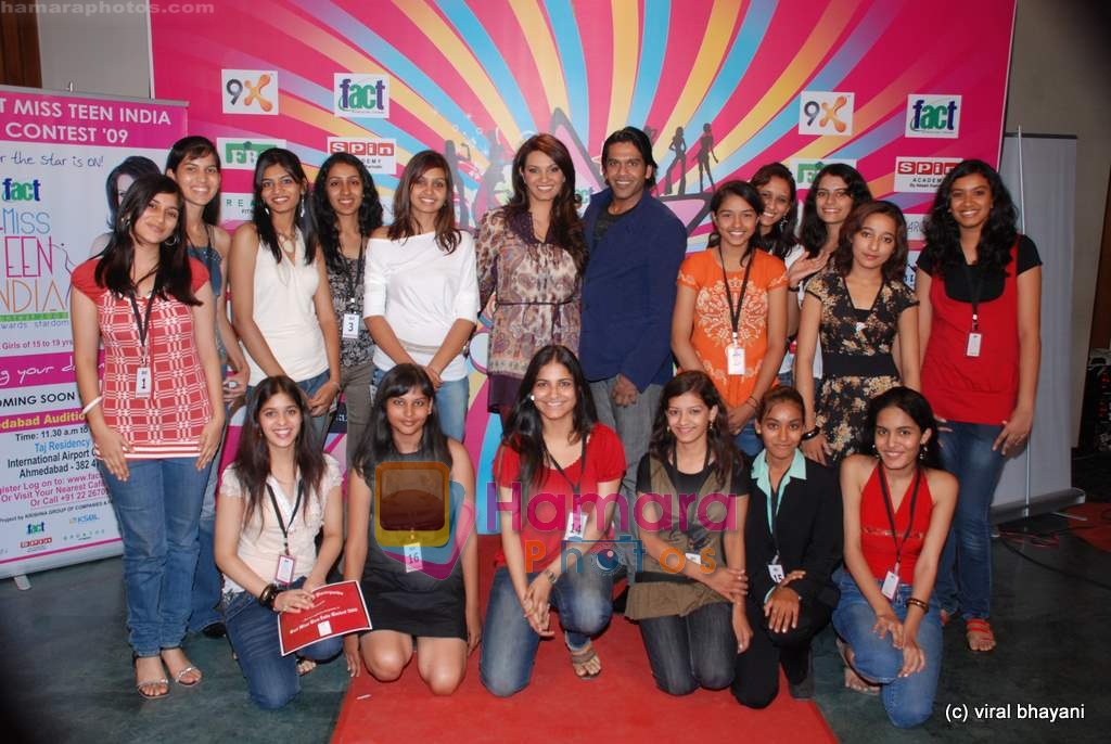 Diana Hayden, Rocky S at Miss India Teen auditions in Taj Ahmedabad on 22nd May 2009 