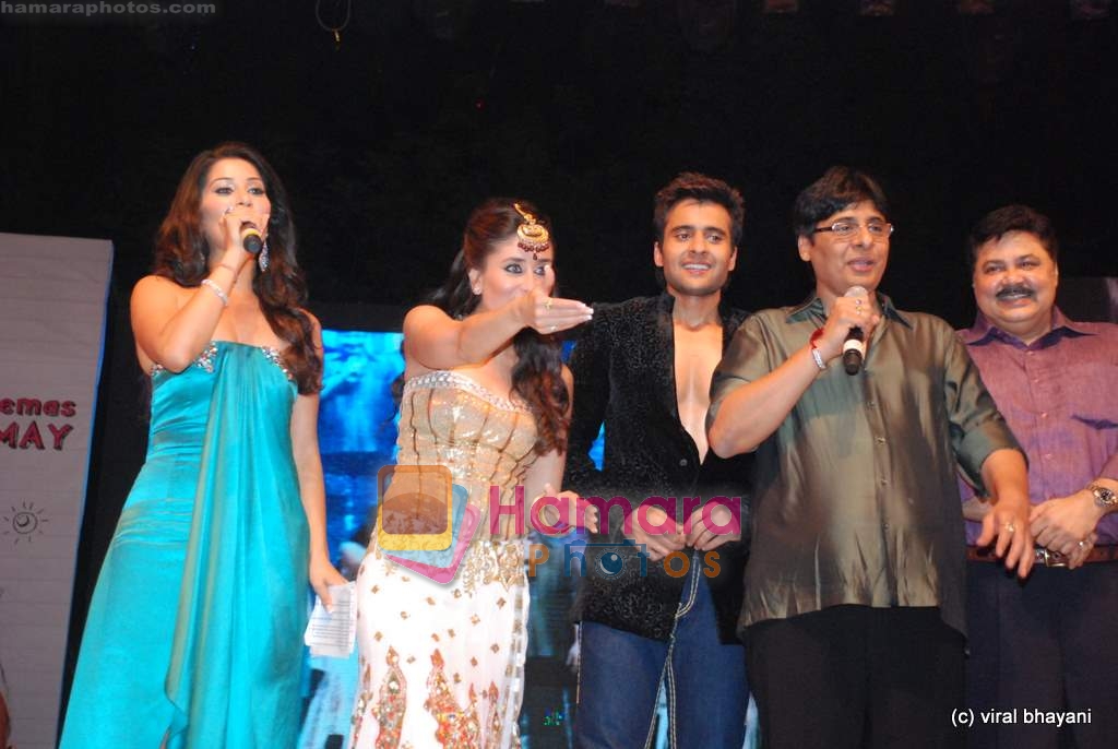 Sophie Chaudhry, Jackie Bhagnani, Kareena Kapoor at Kal Kissne Dekha concert at Ahmedabad on 21st May 2009 