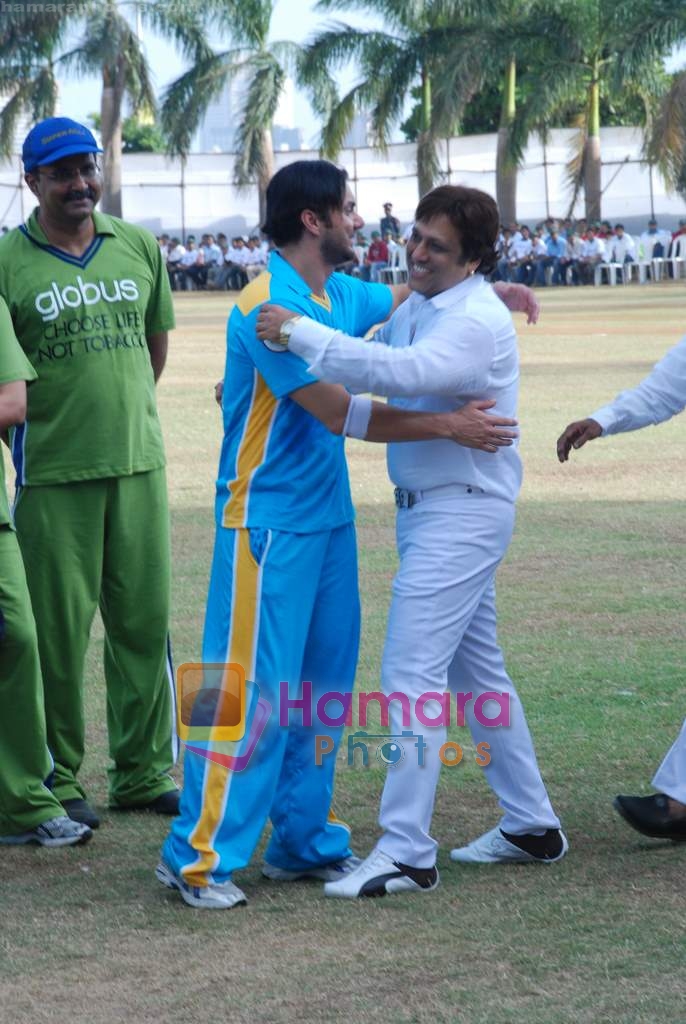 Sohail Khan, Govinda at the cricket match for CPAA and Percept celebrate World No Tobacco Day in Mumbai Police Gymkhana, Mumbai on Monday, 25 May 2009 
