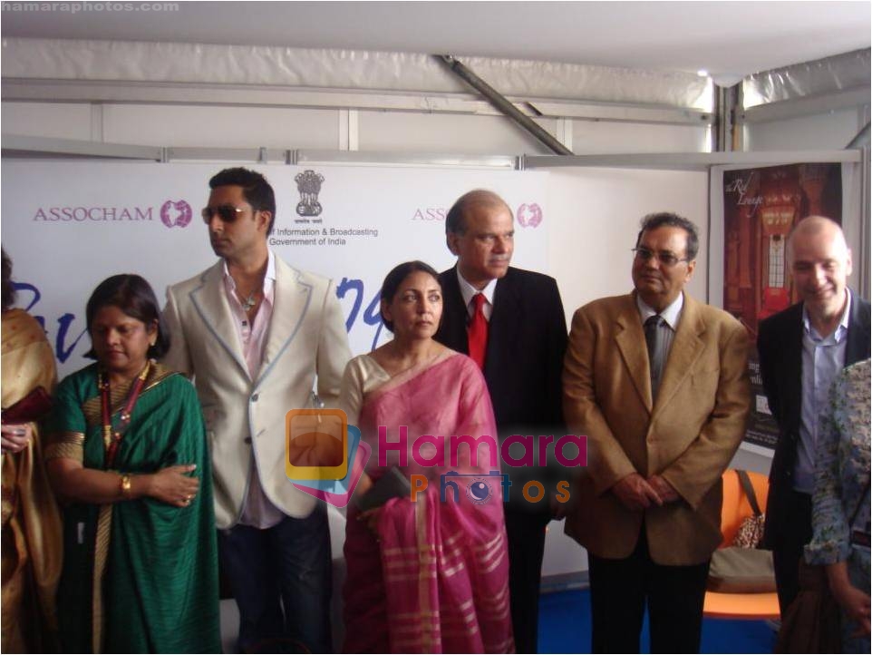 Abhishek Bachchan, Deepti Naval, Subhash Ghai at Cannes on 16th May 2009 