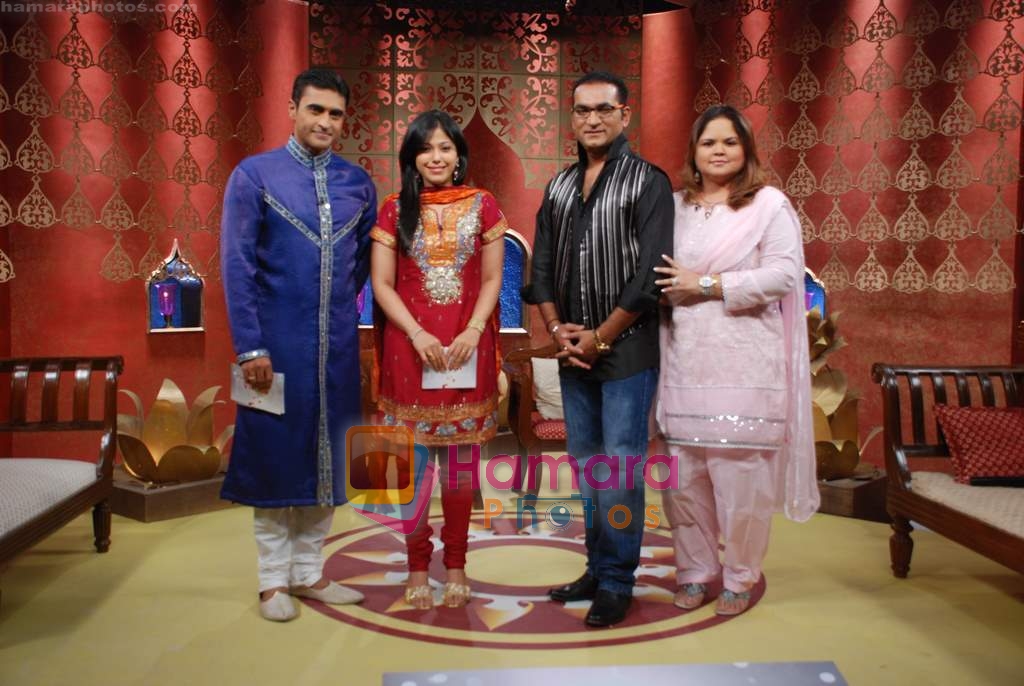 Aditi Shirwaikar, Mohnish Behl, Abhijeet with wife at Star Vivaah on location in Filmistan on 27th May 2009 