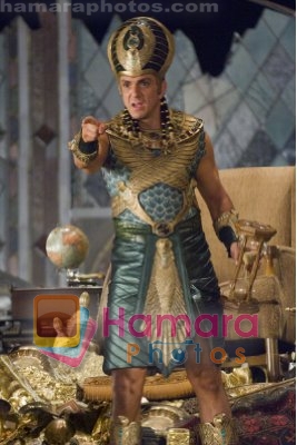 Hank Azaria in still from the movie Night at the Museum - Battle of the Smithsonian