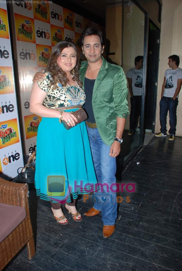 Delnaz and Rajeev Paul at Hans Baliye launch bash in Tequilla Lounge, Mumbai on 28th May 2009 