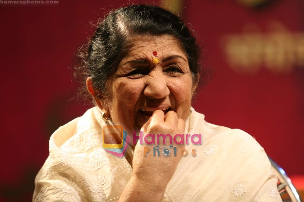 Lata Mangeshkar at the album Launch of Radha Mangeshkar in Dinanath Mangeshkar Hall on 29th May 2009 