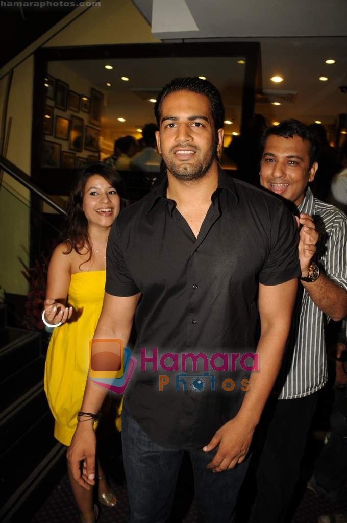 Upen Patel at Aalim Hakim salon launch at True Fitness on 29th May 2009  