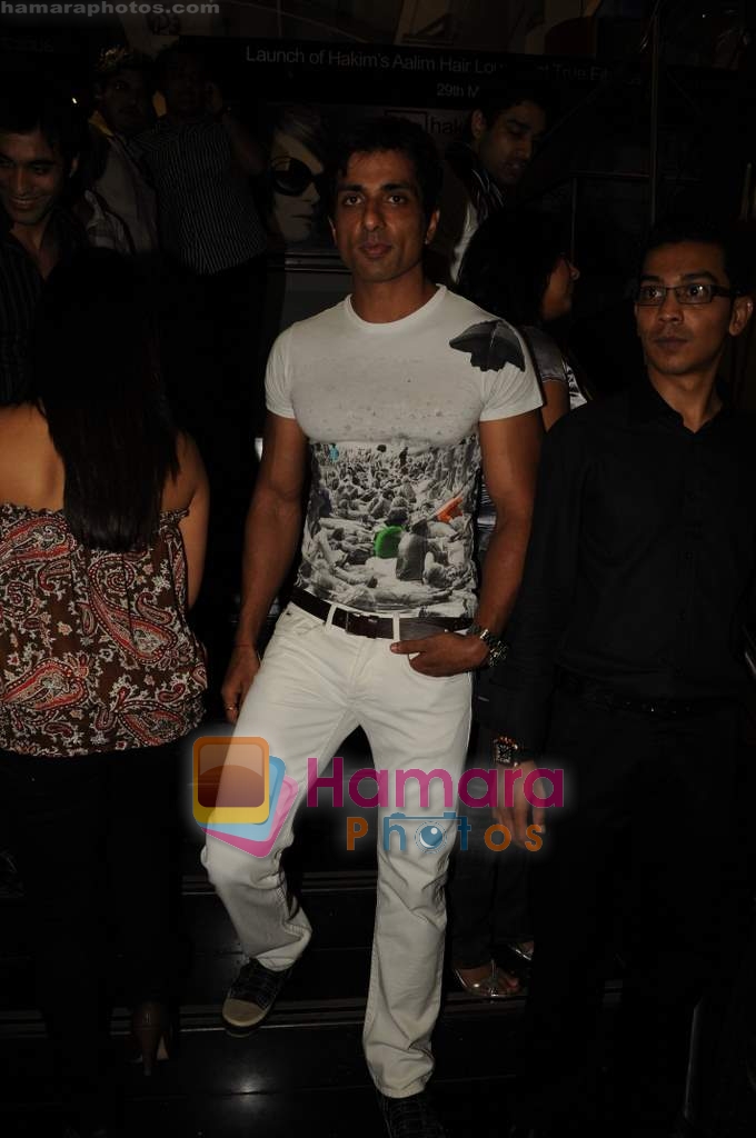 Sonu Sood at Aalim Hakim salon launch at True Fitness on 29th May 2009  