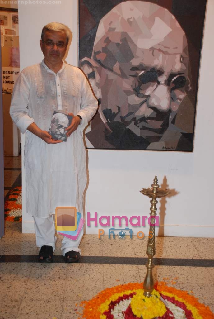 at Vinita Mirchandani's art exhibition on 3rd June 2009 