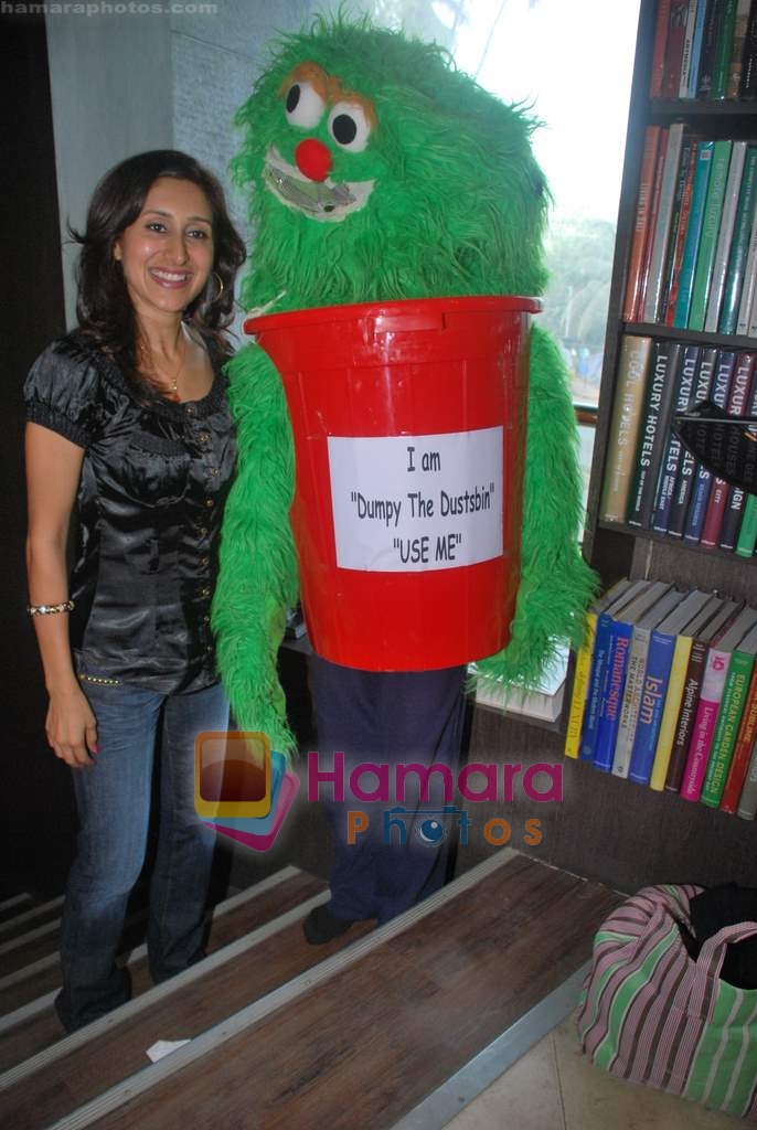 Teejay Sidhu at Poddar's Zelda book launch in Granth Book Store on 5th June 2009 