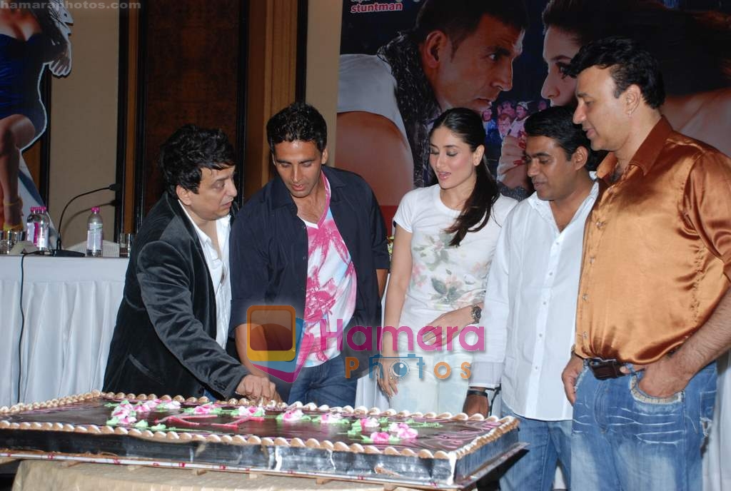 Akshay Kumar, Kareena Kapoor, Anu Malik, Sajid Nadiadwala at Kambakkht Ishq press meet in Taj Land's End on 5th June 2009 
