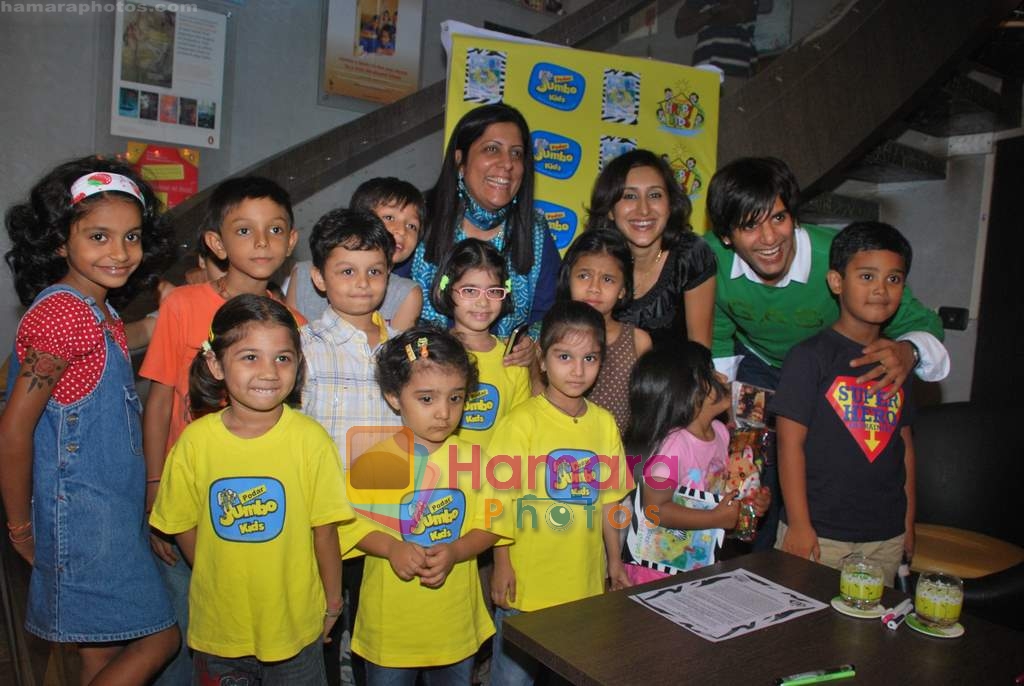Karnveer and Teejay Sidhu at Poddar's Zelda book launch in Granth Book Store on 5th June 2009 