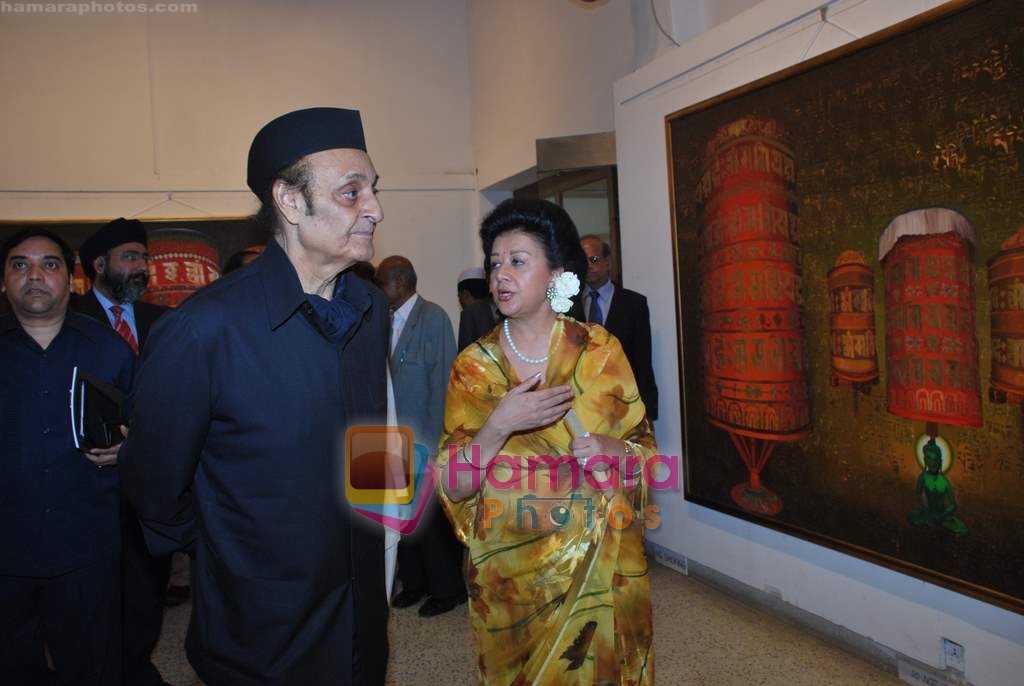 Princess Asha Raje Gaekwad & Baroda Royal family host Gaekwad Art Exhibition in Jehangir on 18th June 2009