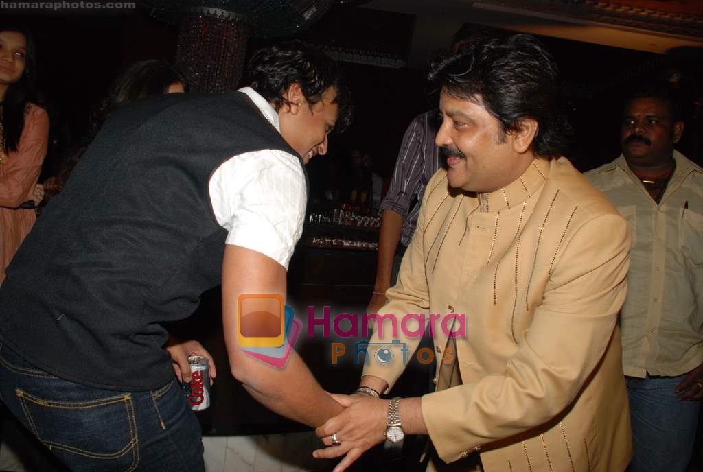 Udit Narayan at the launch of DJ Praveen Nair's album in Enigma on 18th June 2009 