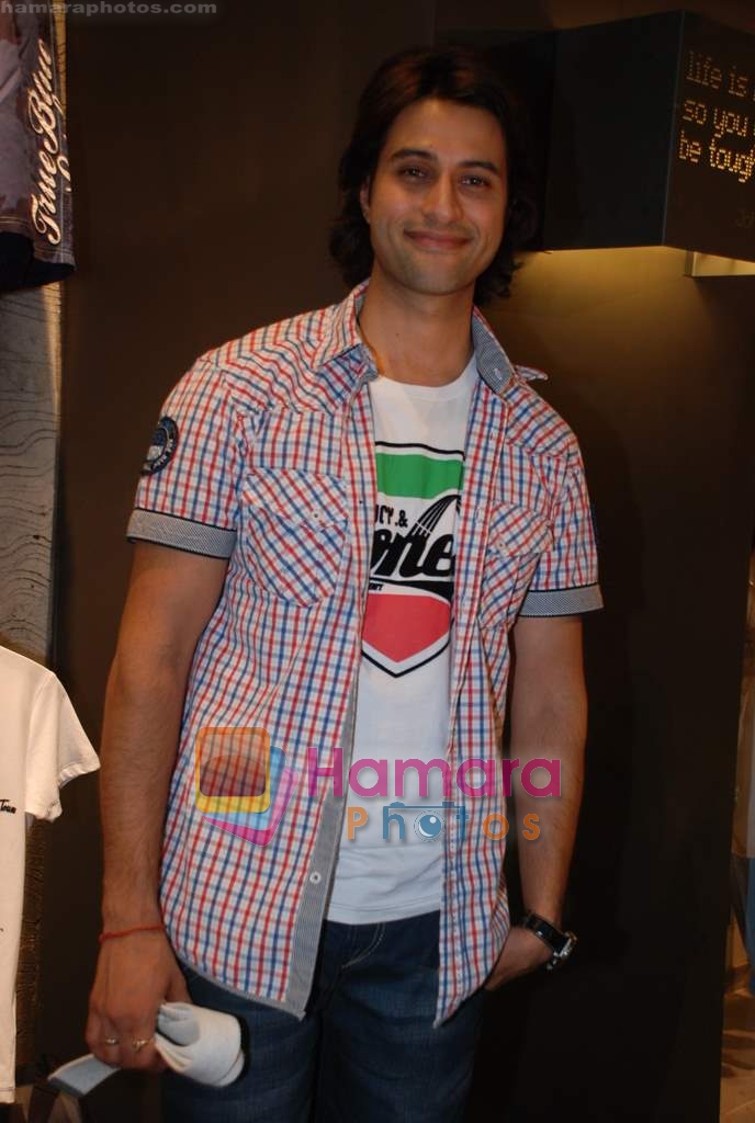 Apoorva Agnihotri at Jack and Jones store launch in R City Mall, Ghatkopar on 19th June 2009 