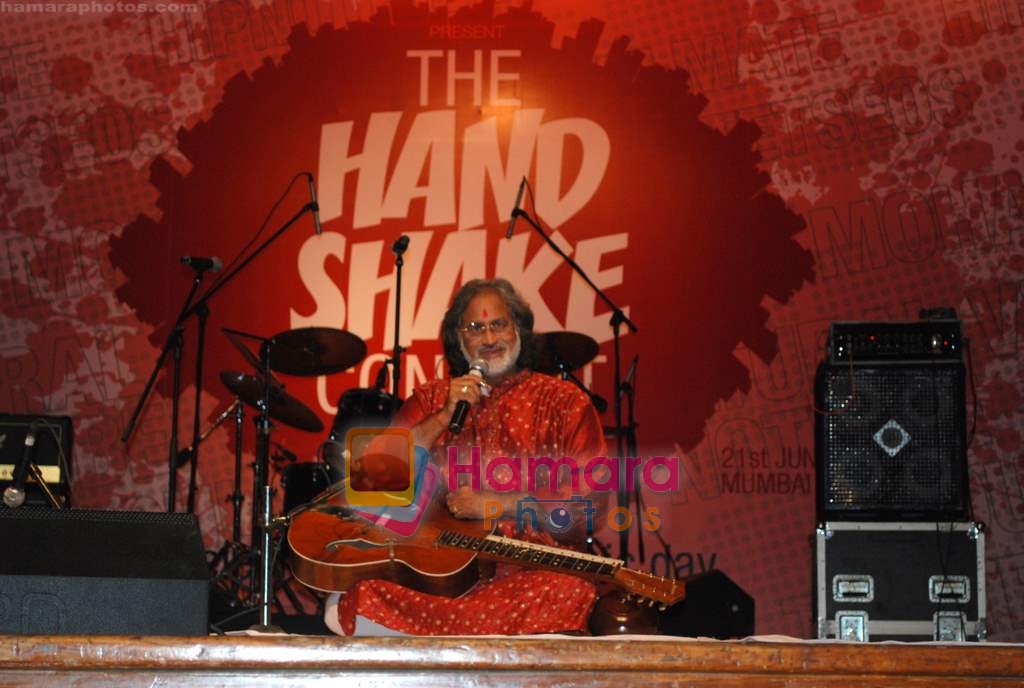 pt vishwa mohan bhatt at Handshake Concert in St Andrews on 22nd June 2009 