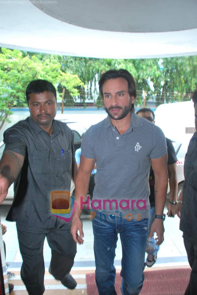 Saif Ali Khan at Love Aaj Kal music launch on the sets of Sa Re Ga Ma Pa Lil Champs in Famous Studios on 27th June 2009 
